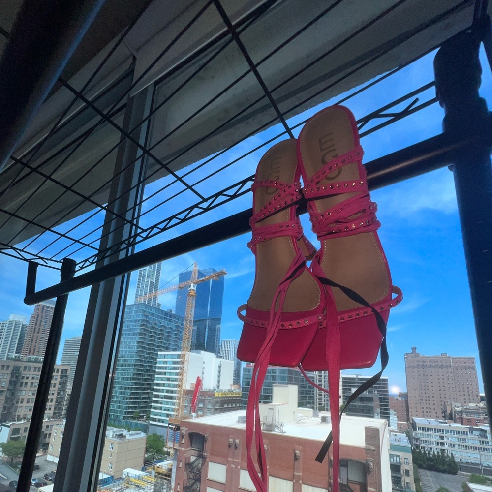 Pink tie up heels with rhinestone details ❤️‍🔥